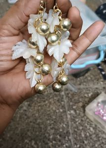 White gold pearl earring