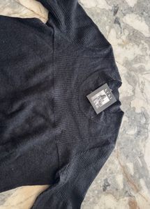 KIKI Women's Black Pullover