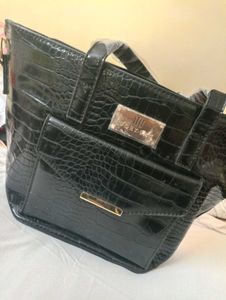 Chic Black Crocodile-Embossed Handbag