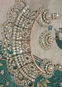 Exquisite Kundan Necklace Set