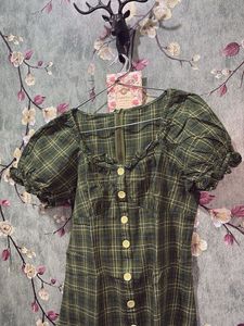 Chic Green Plaid Button-Up Dress