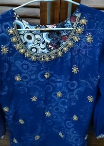 Elegant Blue Kurta Set with Intricate Embellishmen