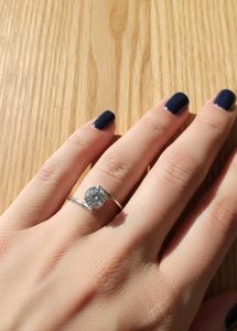 Elegant Silver toned Ring with Sparkling Stone