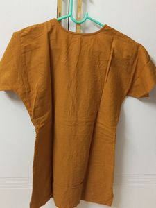 Cotton top for women in good condition.