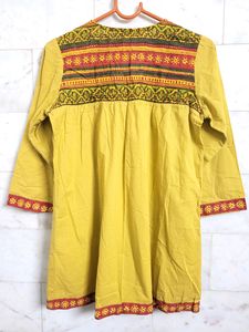 🎈NEW🎈Mustard Yellow Embroidered Short Kurti
