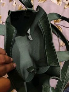 Stylish Green Textured Handbag