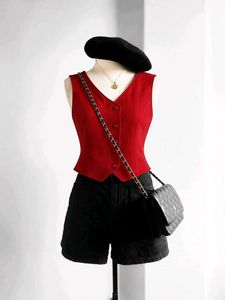 Chic Red Sleeveless Top