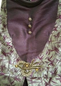 🤘(OFFER75%)💜Deep Plum Silk Gown Beige Golden Top