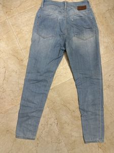 Light Wash High Waisted Jeans