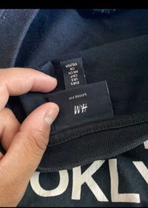 h and m White Athletic Shorts , t shirt