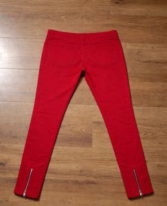 Red Zipper Accent Skinny Jeggings