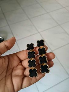Elegant Black Clover Drop Earrings