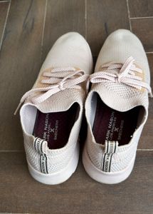 Light Pink Knit Sneakers by sketchers