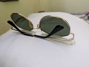 Sun Glass With Golden Frame