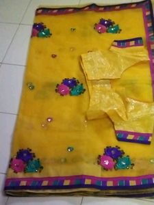 Buy 1 saree get other free