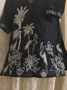 Elegant Black Kurta with Crane &amp; Floral Embroidery