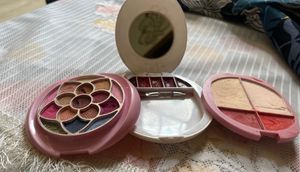 Summer Sale 🔥Cute Makeup Palette