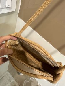 Cute Round Crossbody Bag with Daisy