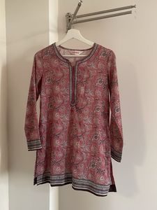Beautiful Pink Floral Print Short Kurti