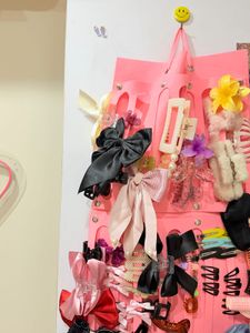 Clips holder stand without hair accessories
