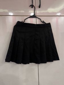 black skirt