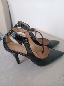 Black Patent Court Heels