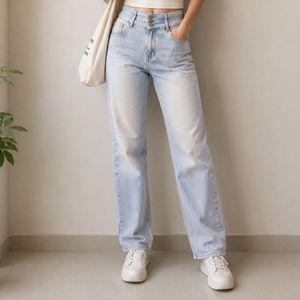 Light Wash straight fit Jeans