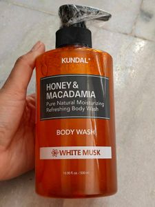 KUNDAL Honey & Macadamia Body Wash