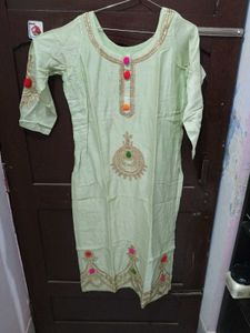 Elegant Green Embroidered Kurti