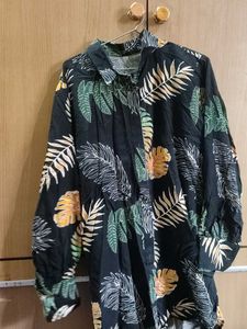 Tropical Leaf Print Button-Up Shirt