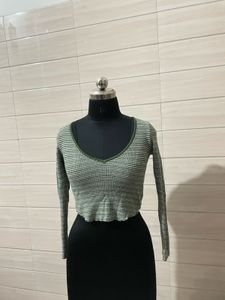 Imported Pintresty 🌸 green crop top