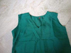 Stylish Teal with green short Kurta comb