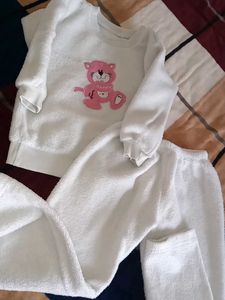 Fuzzy Cat Graphic Sweatshirt
