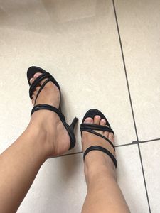 Elegant Black Heeled Sandals