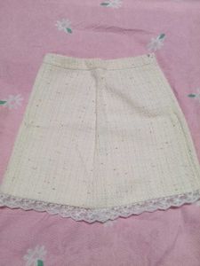 white lace skirt