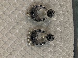 Chandbali Black Stone White Pearls Earring