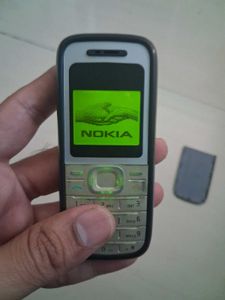 Vintage Nokia Basic Mobile Phone