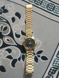 Elegant Gold Tone Watch