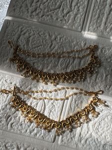 Elegant Gold Ear Chain with Pearls