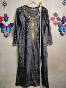 🥳Elegant Velvet Embellished Kurta