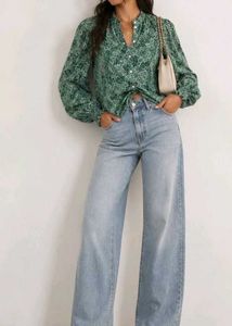 Green Fitted Button-Up Shirt 💚