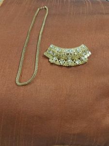 Elegant Gold-Tone Necklace w Sparkling White st