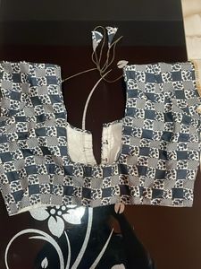 Elegant Grey saree with Black Print