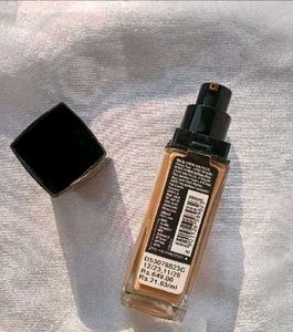 Maybelline Fit Me Matte+PorelessFoundation 230
