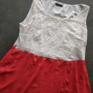 Chic Lace &amp; Ruffle Dress