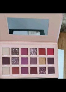 Huda Beauty Eyeshadow Palette