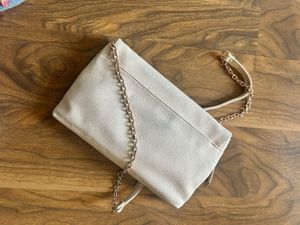 Guess Chain Strap Crossbody Bag