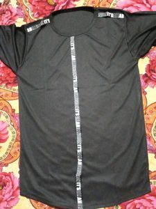 Black colour t shirt