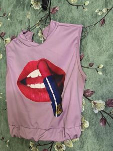 Women's Lilac Lips &amp; Lipstick Graphic Tank Top
