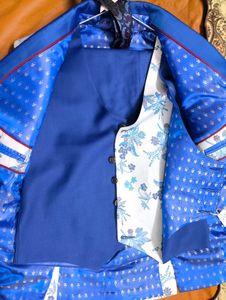 Floral Patterned Blazer